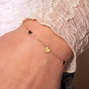 Armband mit drei Herzanhängern Gold Armband mit drei Herzanhängern Gold