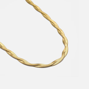 Flache gedrehte Halskette Gold Flache gedrehte Halskette Gold