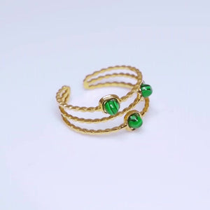 Ring drei grünen Edelsteinen Gold Ring drei grünen Edelsteinen Gold