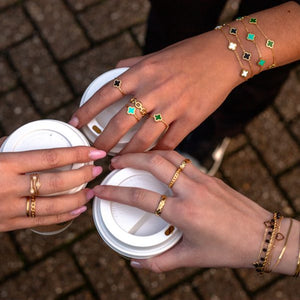 Ring drei weißen Edelsteinen Gold Ring drei weißen Edelsteinen Gold